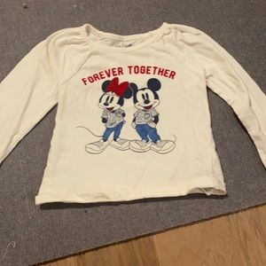 GAP. 2T. White. Long sleeve.